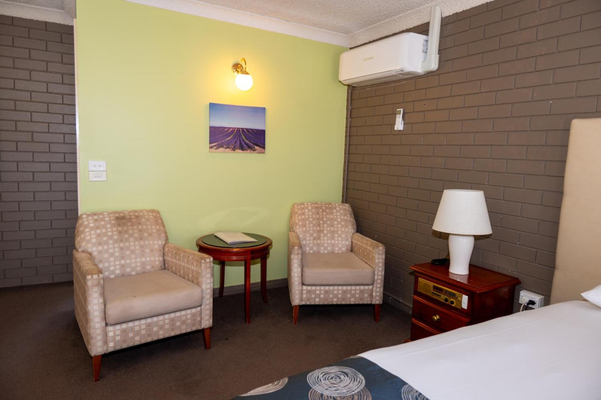 Tumut Valley Motel Pet Friendly Eksteriør billede