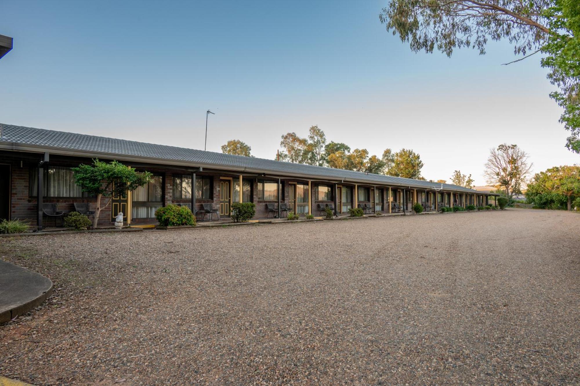 Tumut Valley Motel Pet Friendly Eksteriør billede