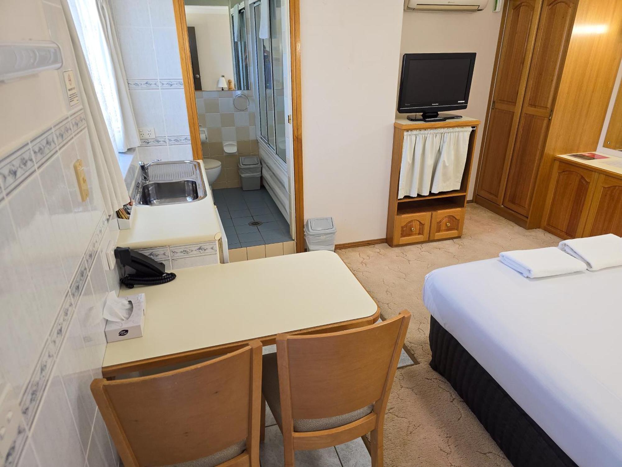 Tumut Valley Motel Pet Friendly Eksteriør billede