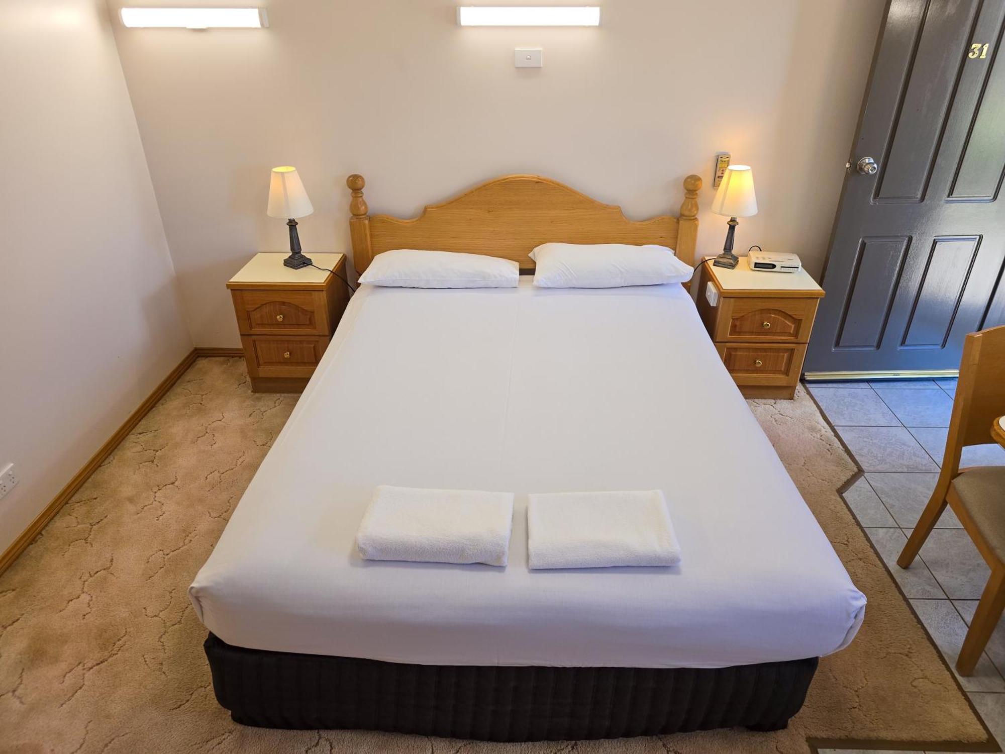 Tumut Valley Motel Pet Friendly Eksteriør billede