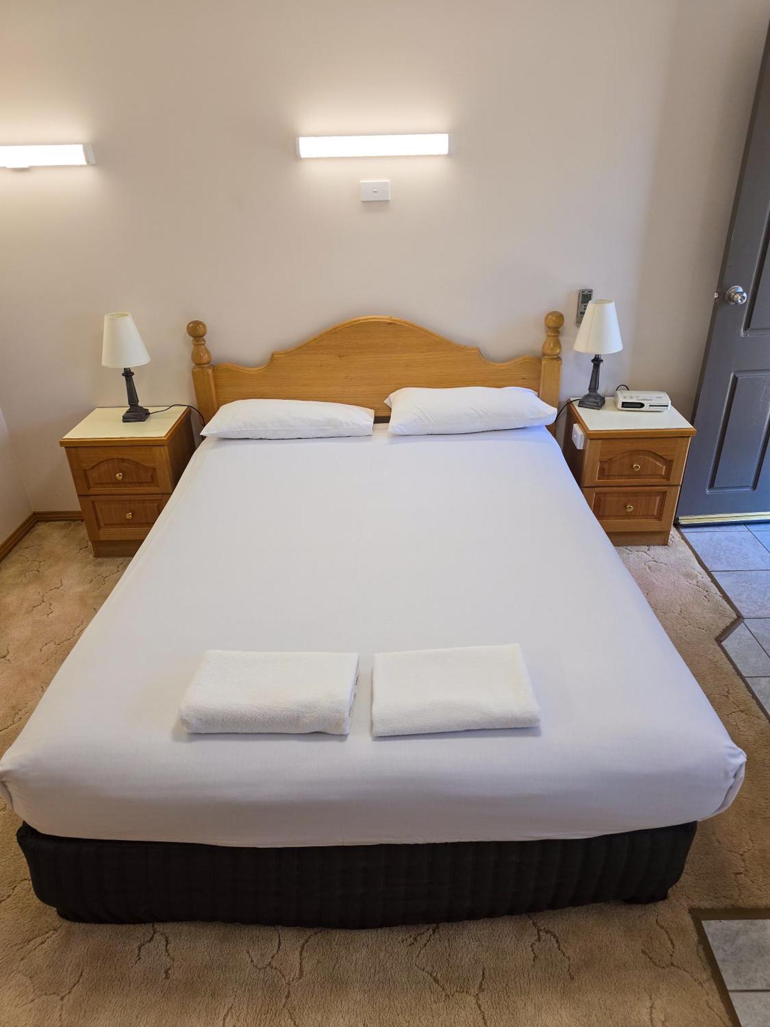 Tumut Valley Motel Pet Friendly Eksteriør billede