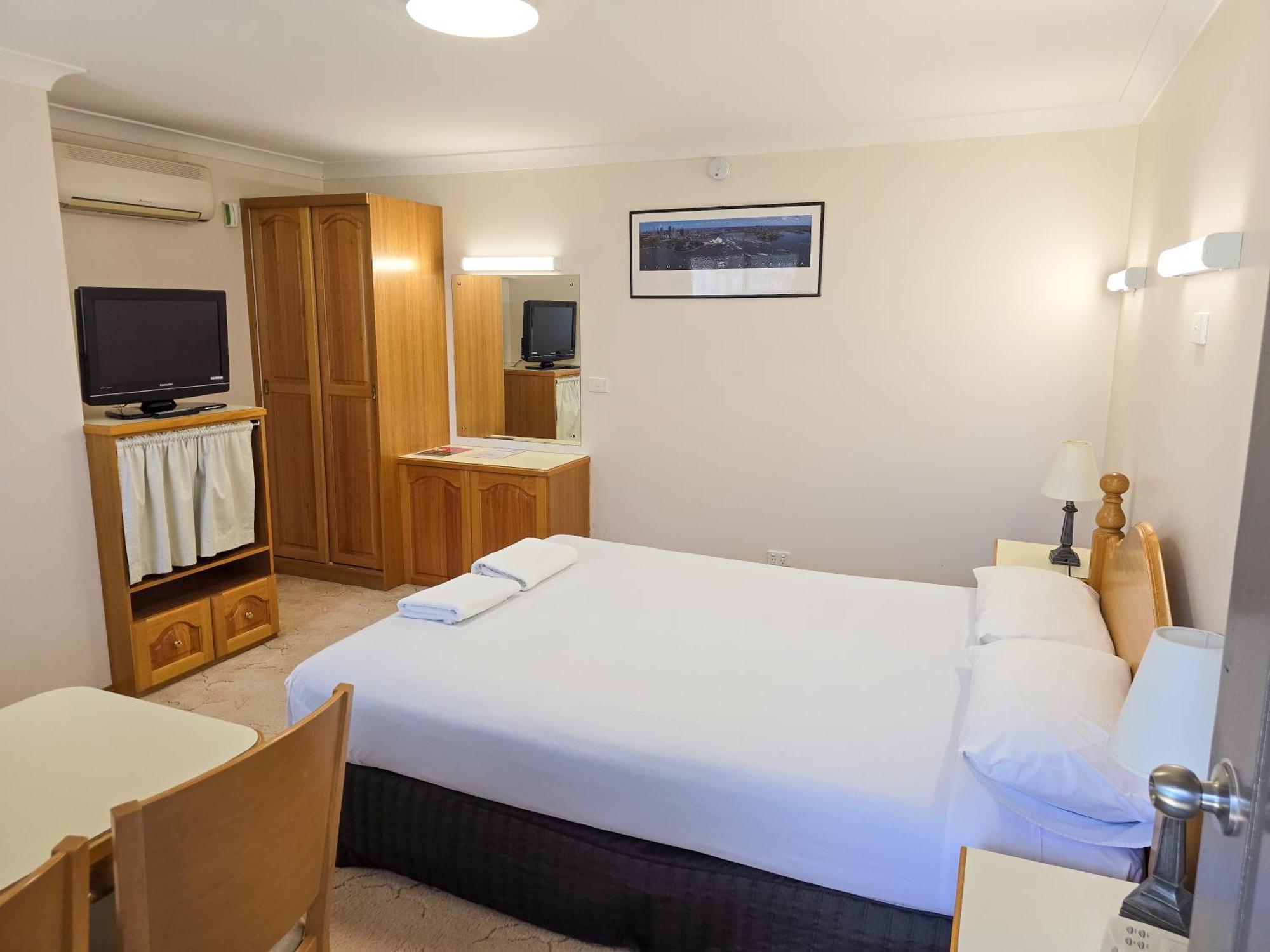 Tumut Valley Motel Pet Friendly Eksteriør billede