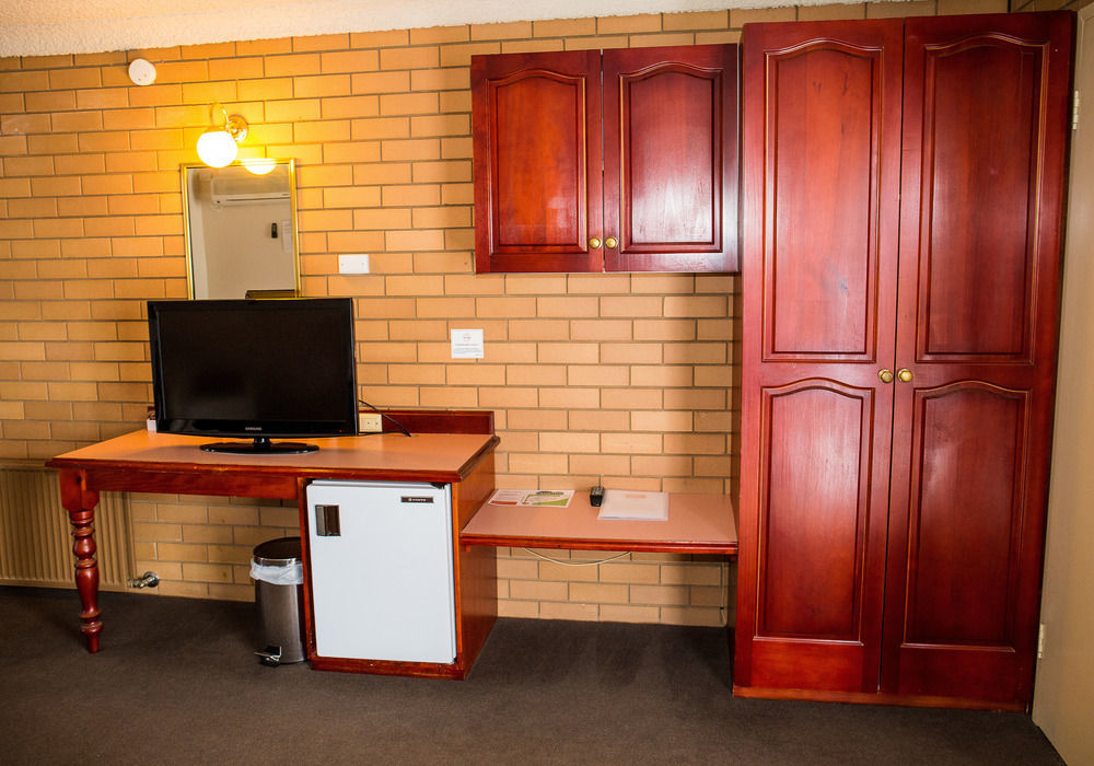 Tumut Valley Motel Pet Friendly Eksteriør billede